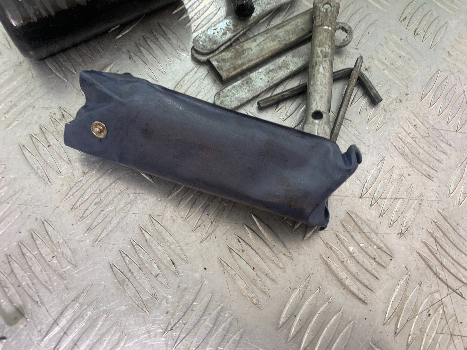 HONDA GL500 GL 500 SILVERWING TOOL KIT  YEAR 1981-82 (CMB1168)