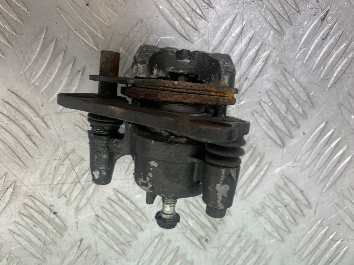 KAWASAKI ZX6R ZX6 F REAR CALIPER   YEAR 1995-1997 (CMB1169)