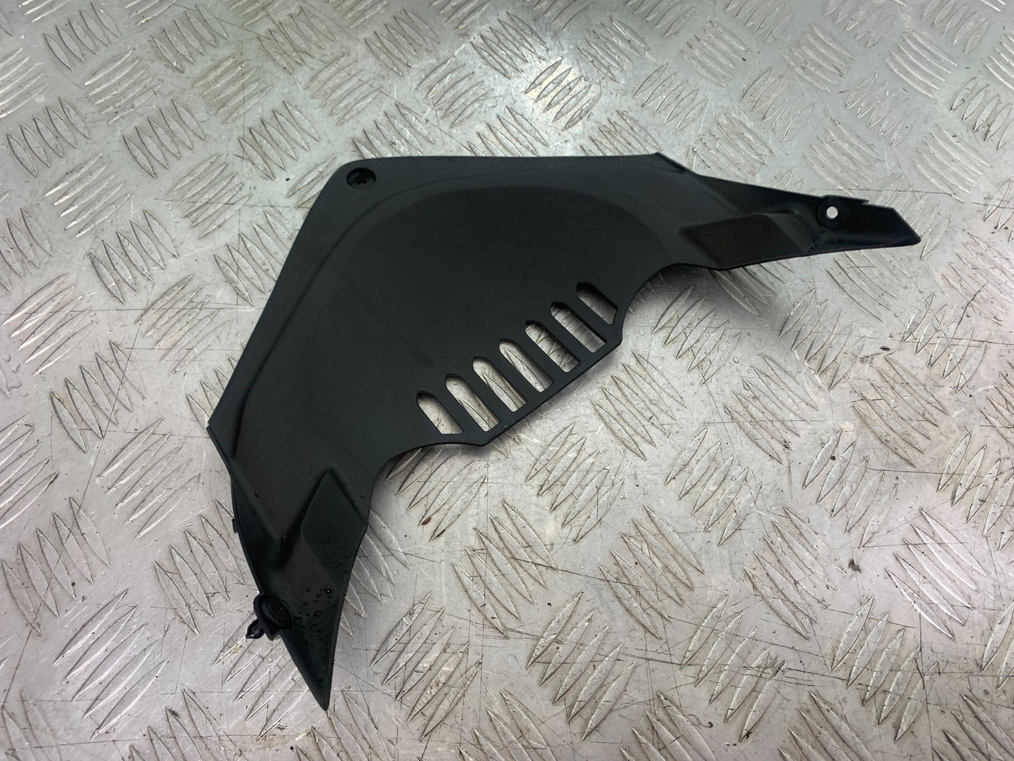 HONDA CBR1000 rr FIREBLADE LOWER TOP FAIRING INFILL    YEAR 2012-2016 (CMB1198)