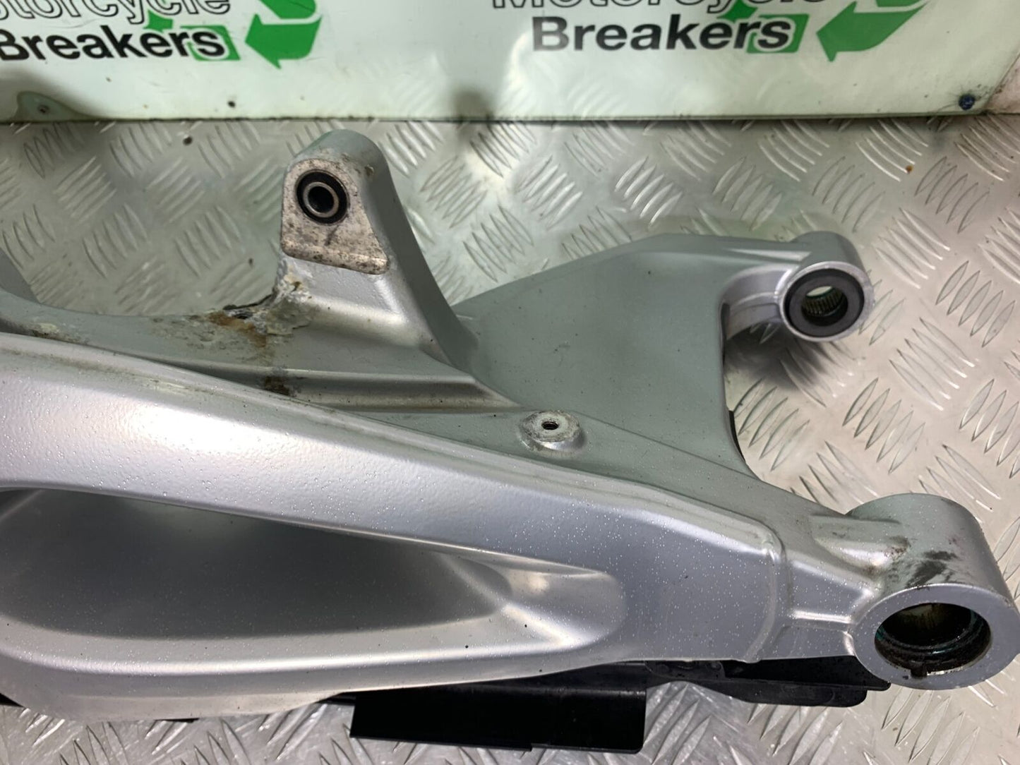 BMW F800 GT SWINGARM   YEAR 2013-2017 (CMB1031)