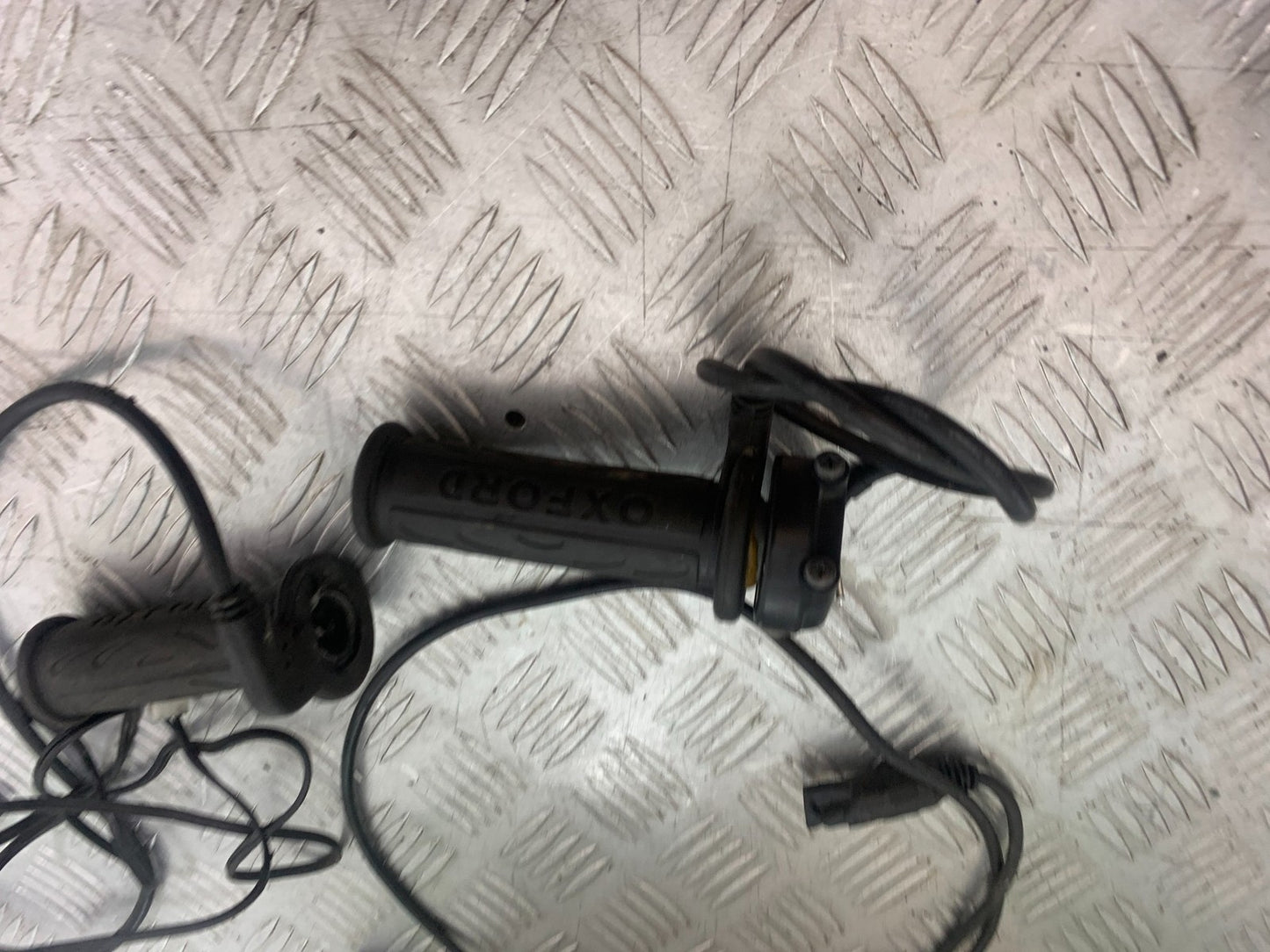 KAWASAKI GTR1400 GTR 1400 HEATED GRIPS  YEAR 2007-2009 (CMB1174)