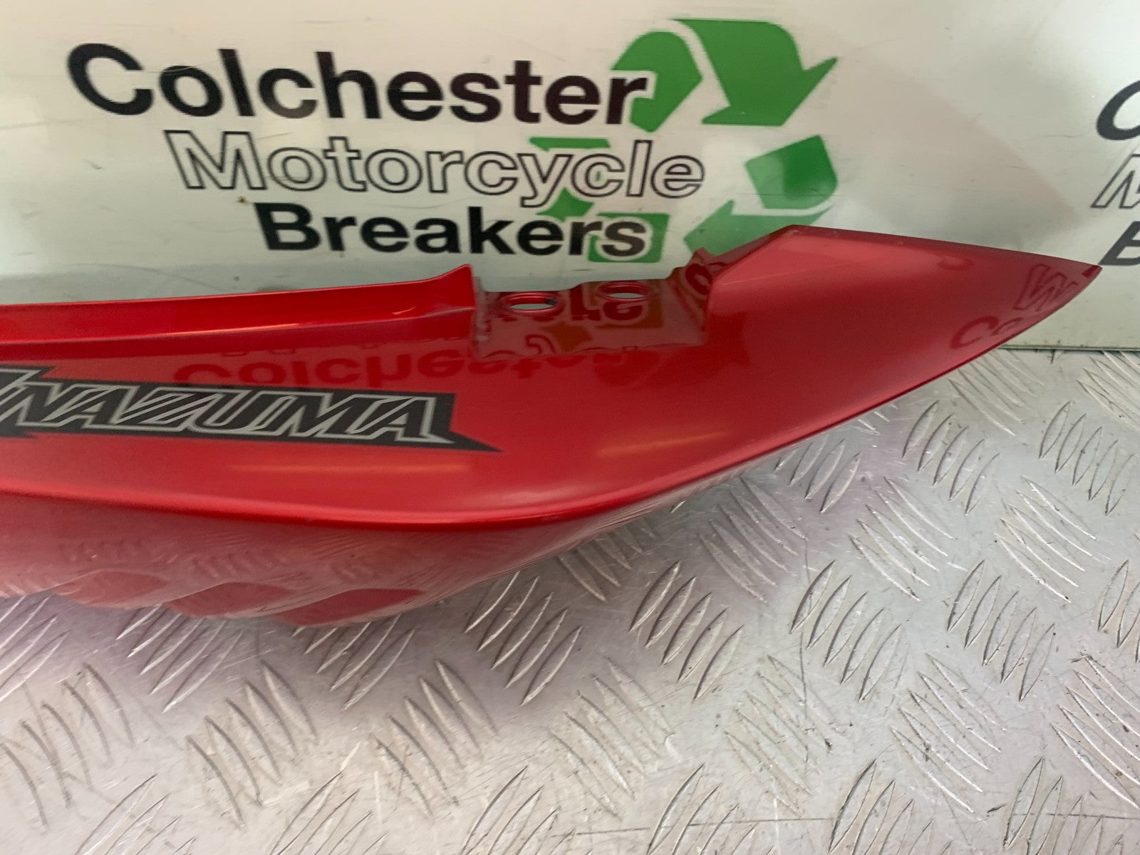 SUZUKI GW250 GW 250 INAZUMA LEFT SEAT PANEL  YEAR 2013-2018  (CMB1205)