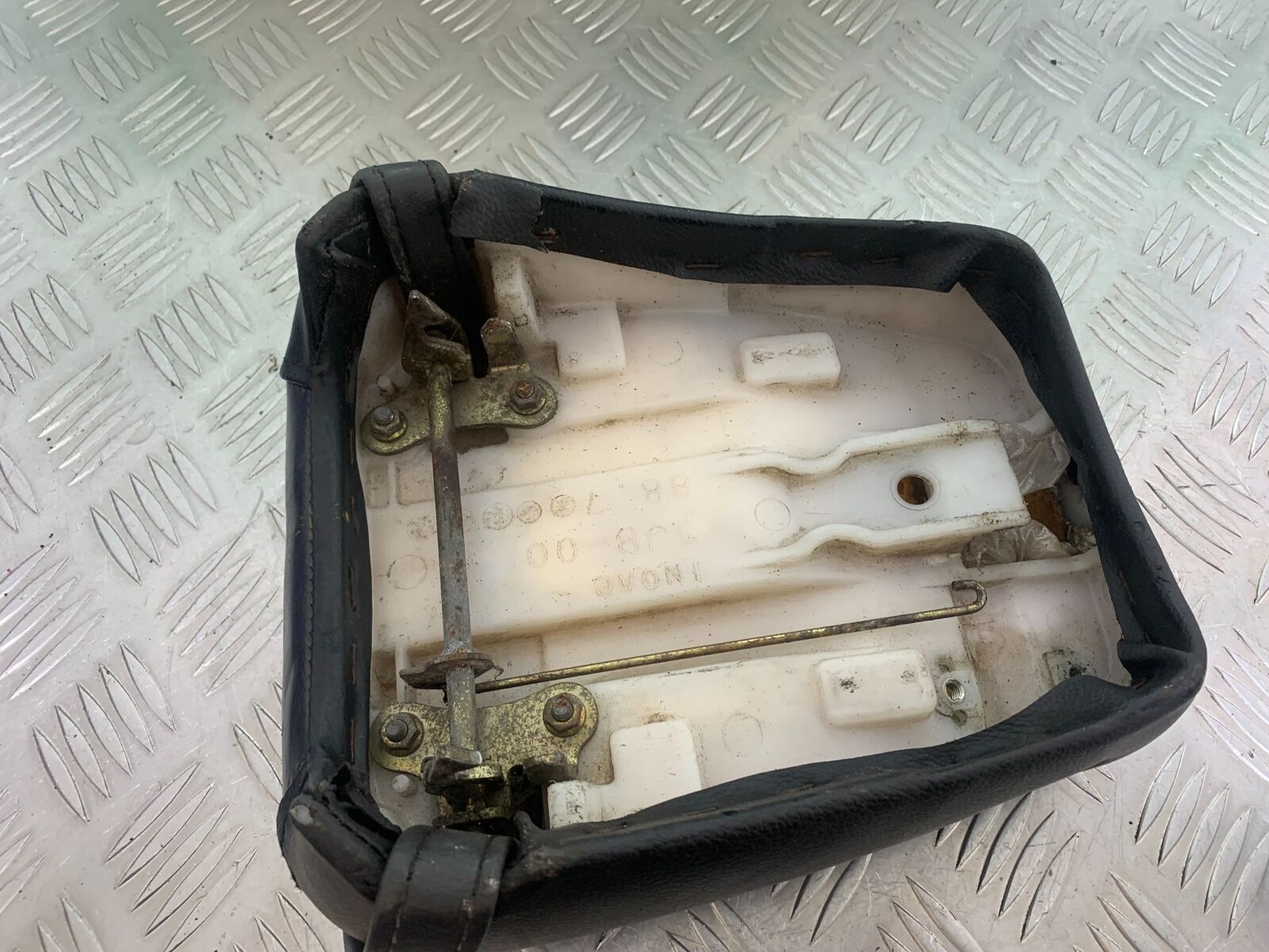 YAMAHA XV535 XV 535 VIRAGO REAR SEAT  YEAR 1994-02 (CMB1044)