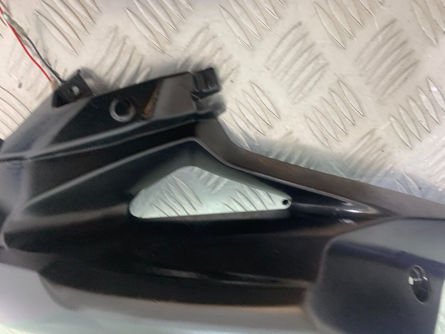 TRIUMPH TIGER 800 RIGHT FAIRING PANEL YEAR 2011-2014 (CMB1113)