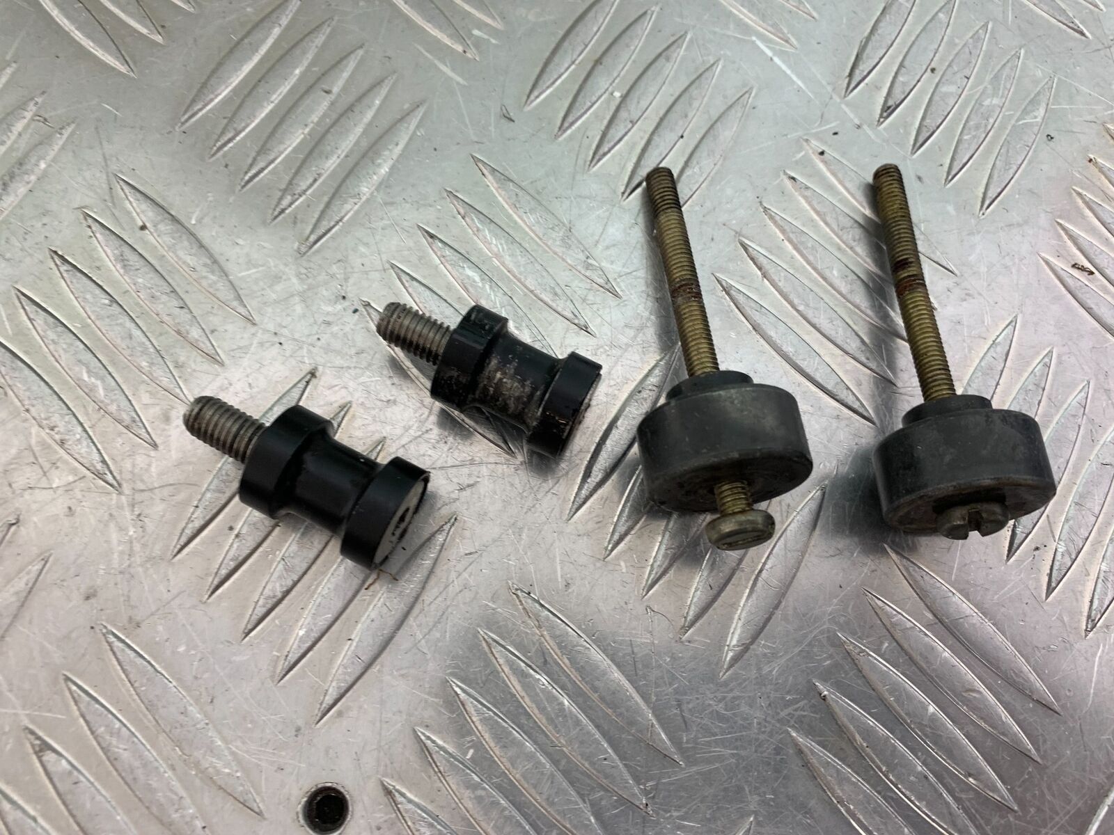 SUZUKI SV650 SV 650 BAR END WEIGHTS AND BOBBINS    YEAR 2003-2006 (CMB1024)