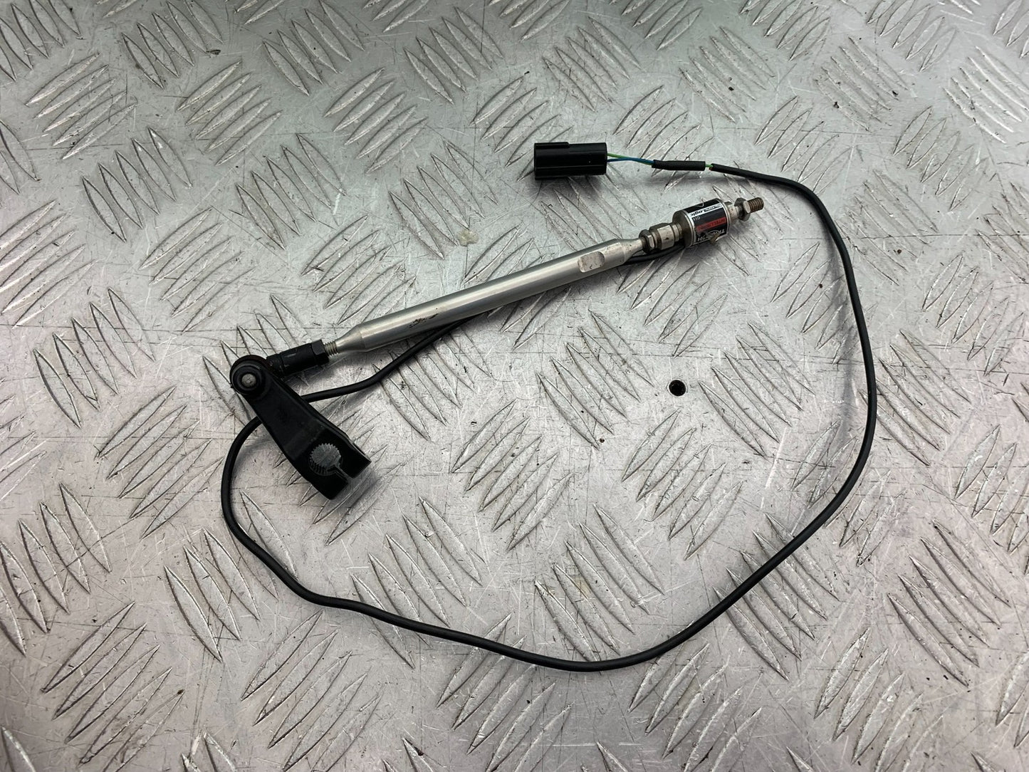 TRIUMPH 675 STREET TRIPLE RX QUICK SHIFTER  2015- 2017 (CMB1299)
