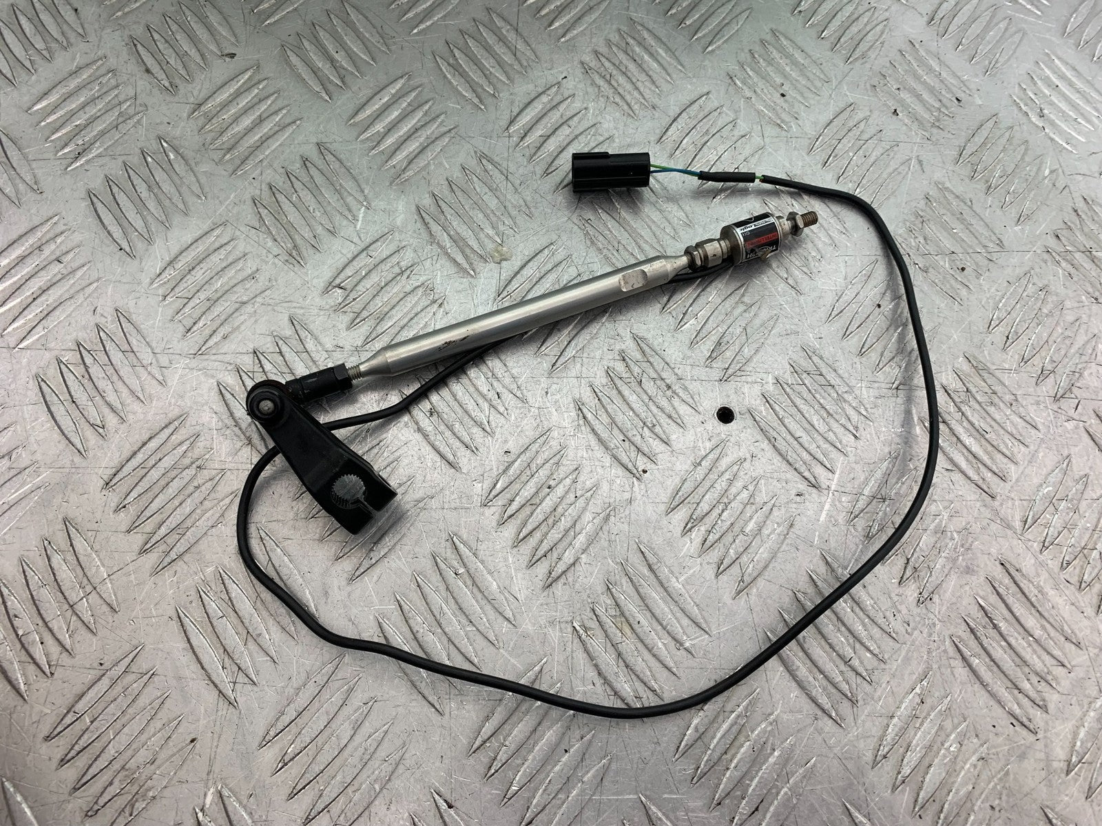 TRIUMPH 675 STREET TRIPLE RX QUICK SHIFTER  2015- 2017 (CMB1299)