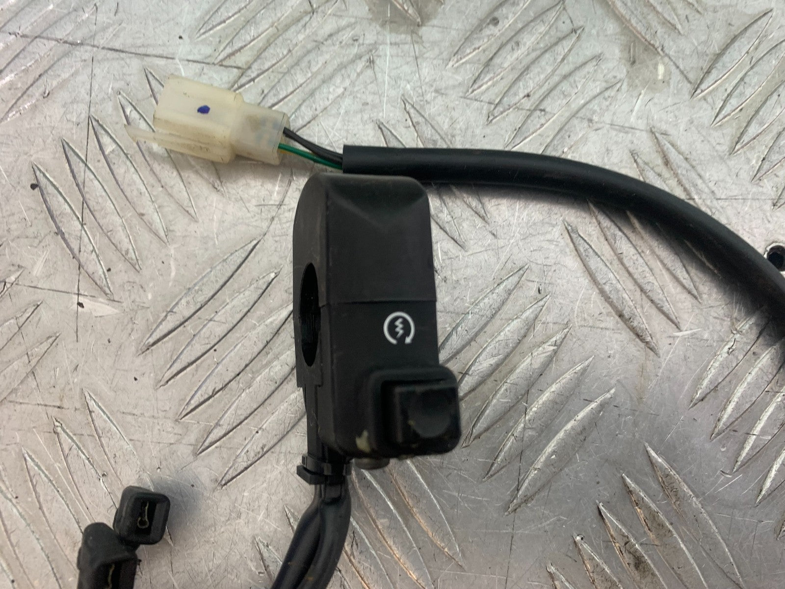 HONDA CBF125 CBF 125 RIGHT SWITCH GEAR   YEAR 2009-14  (CMB1172)