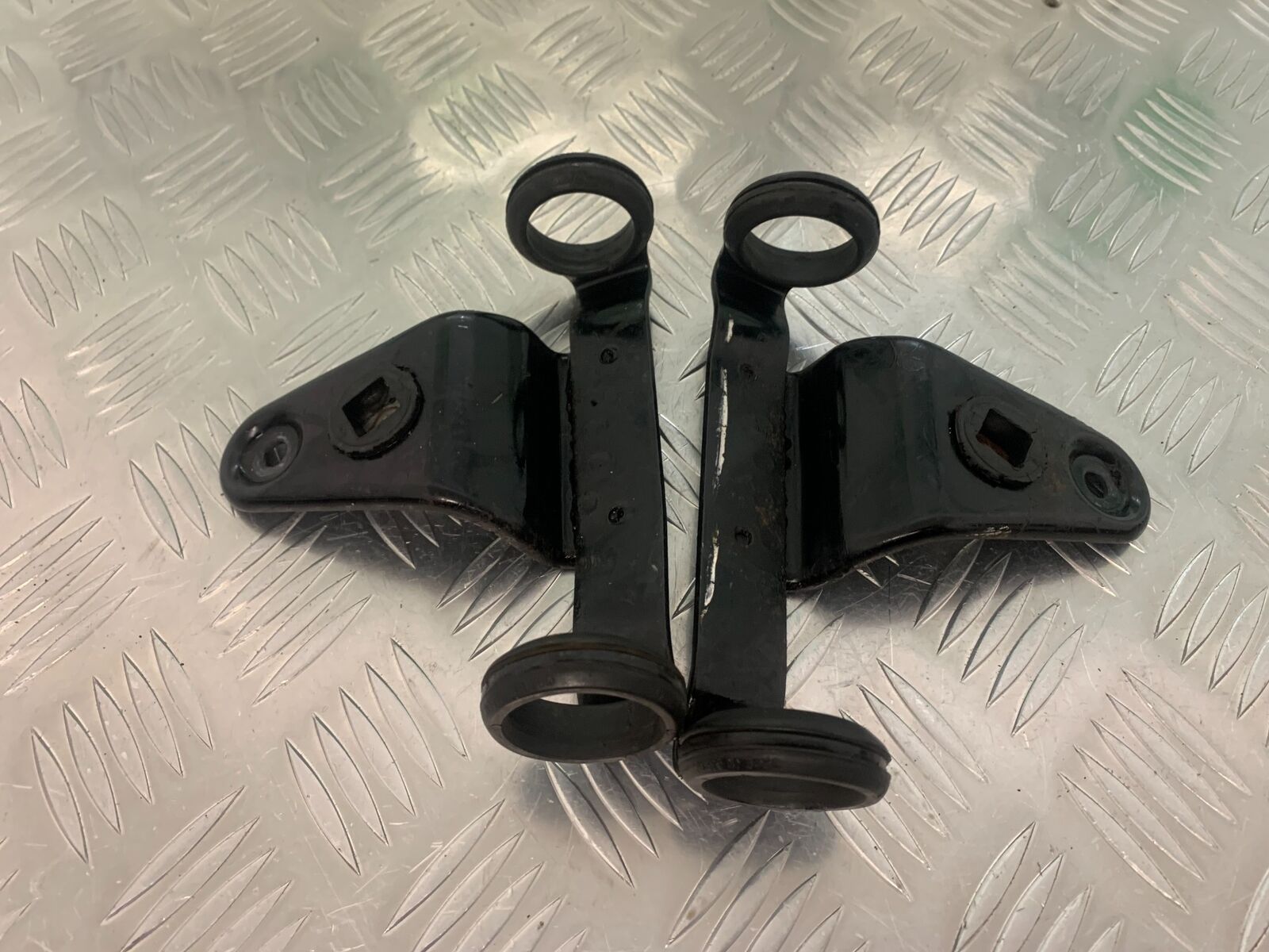 SUZUKI GS750 E GS 750E HEADLIGHT BRACKETS  YEAR 1979  (STOCK 959)