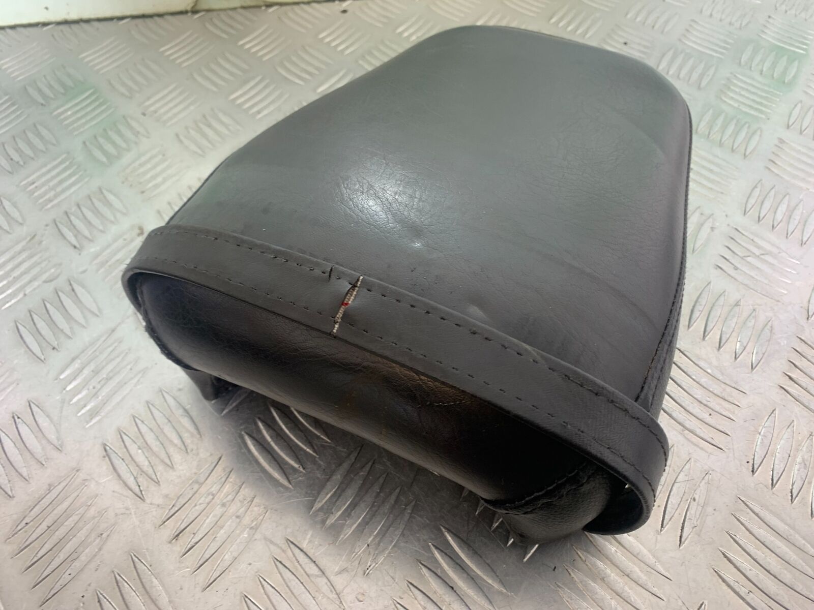 YAMAHA XV535 XV 535 VIRAGO REAR SEAT  YEAR 1994-02 (CMB1044)