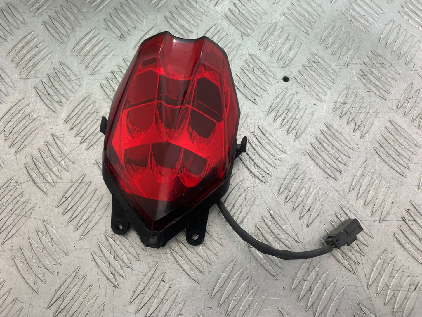 TRIUMPH 675 STREET TRIPLE RX REAR LIGHT   2015- 2017 (CMB1299)