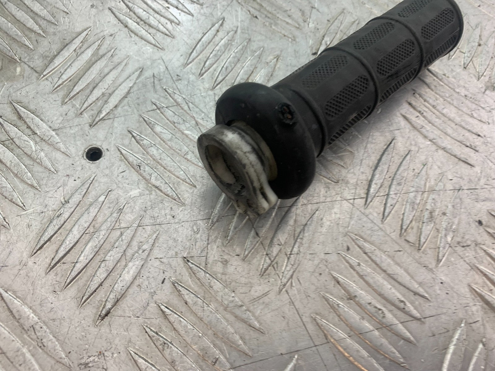 KAWASAKI ZX9R ZX9 E1 THROTTLE TWIST GRIP  YEAR 2000-01 (CMB1171)