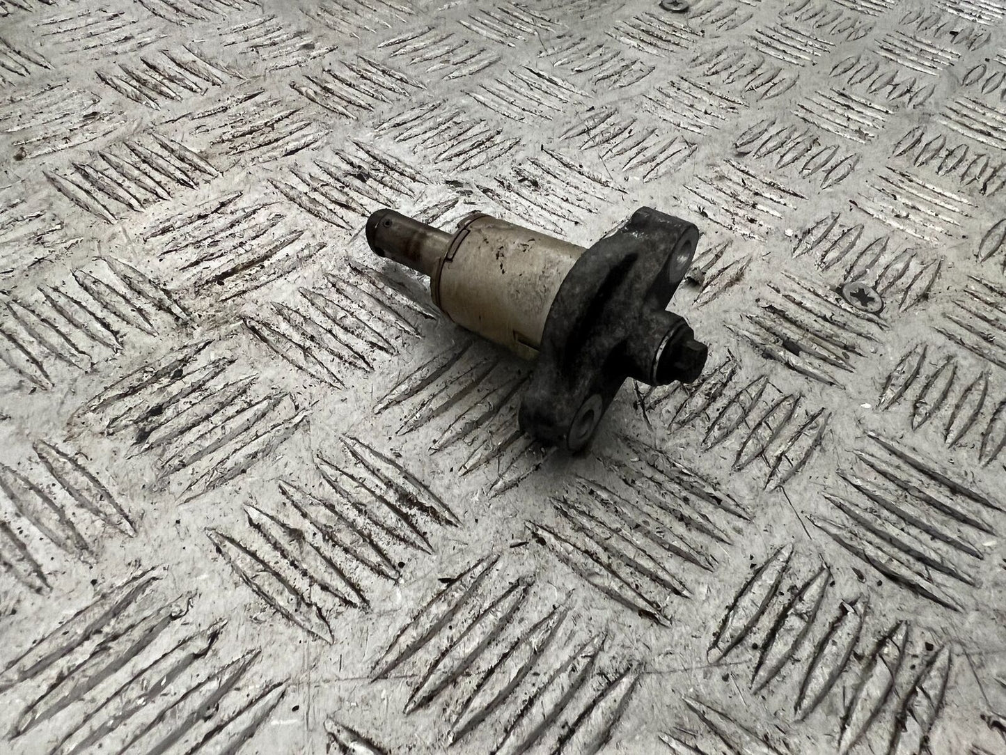 HONDA GL1800 GL 1800 CAM CHAIN TENSIONER   YEAR 2004 ABS (STOCK 890)