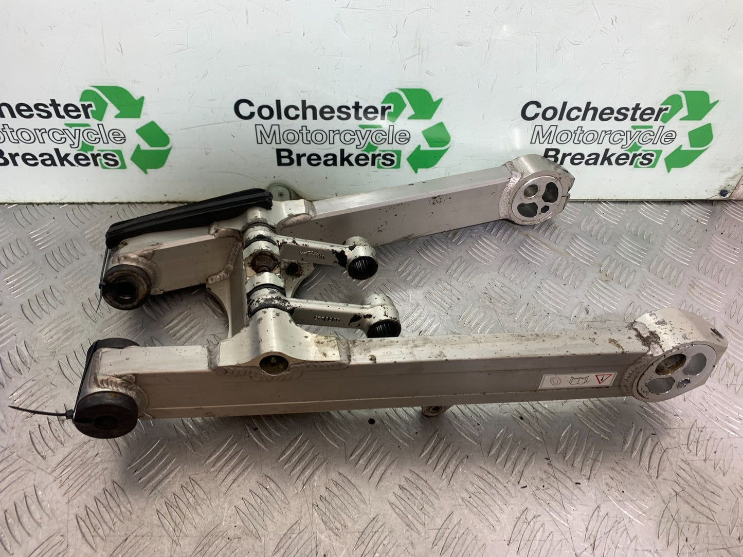 TRIUMPH TROPHY 900 SWINGARM  YEAR 1991-95 (CMB1251)