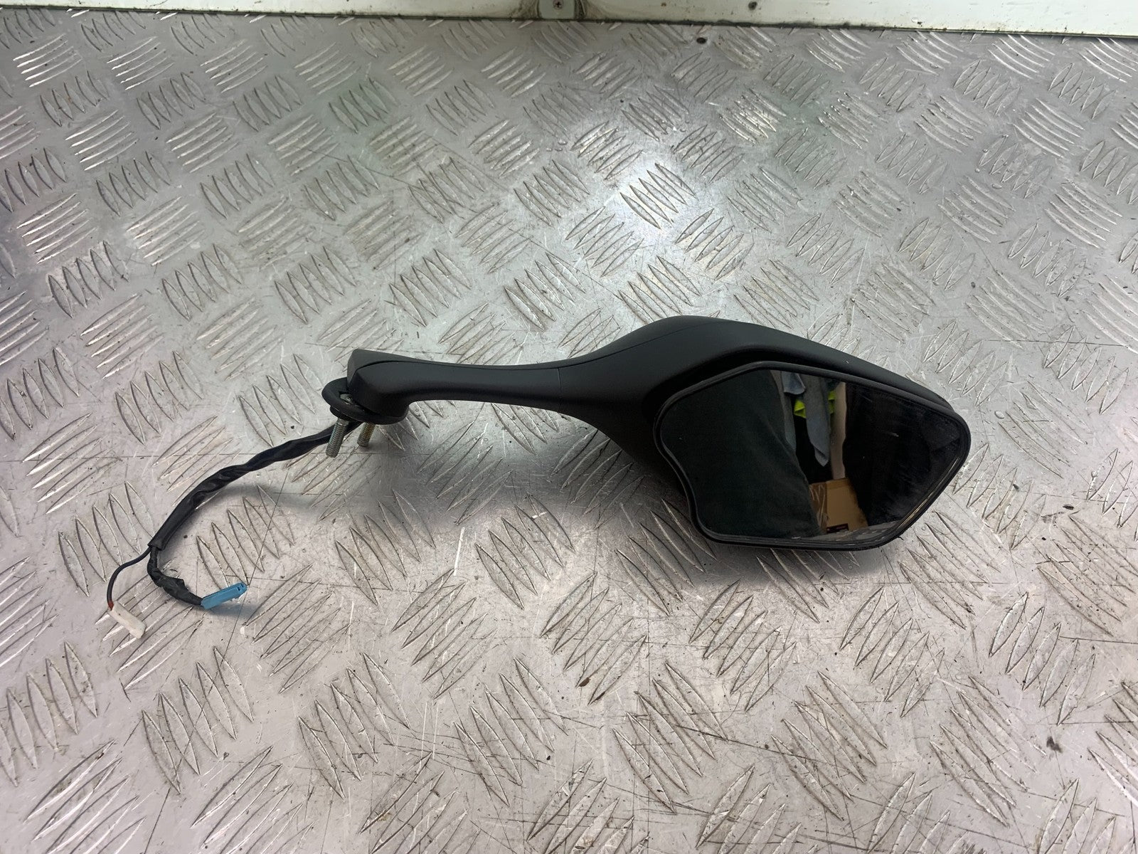HONDA CBR1000 rr FIREBLADE RIGHT MIRROR YEAR 2012-2016 (CMB1198)
