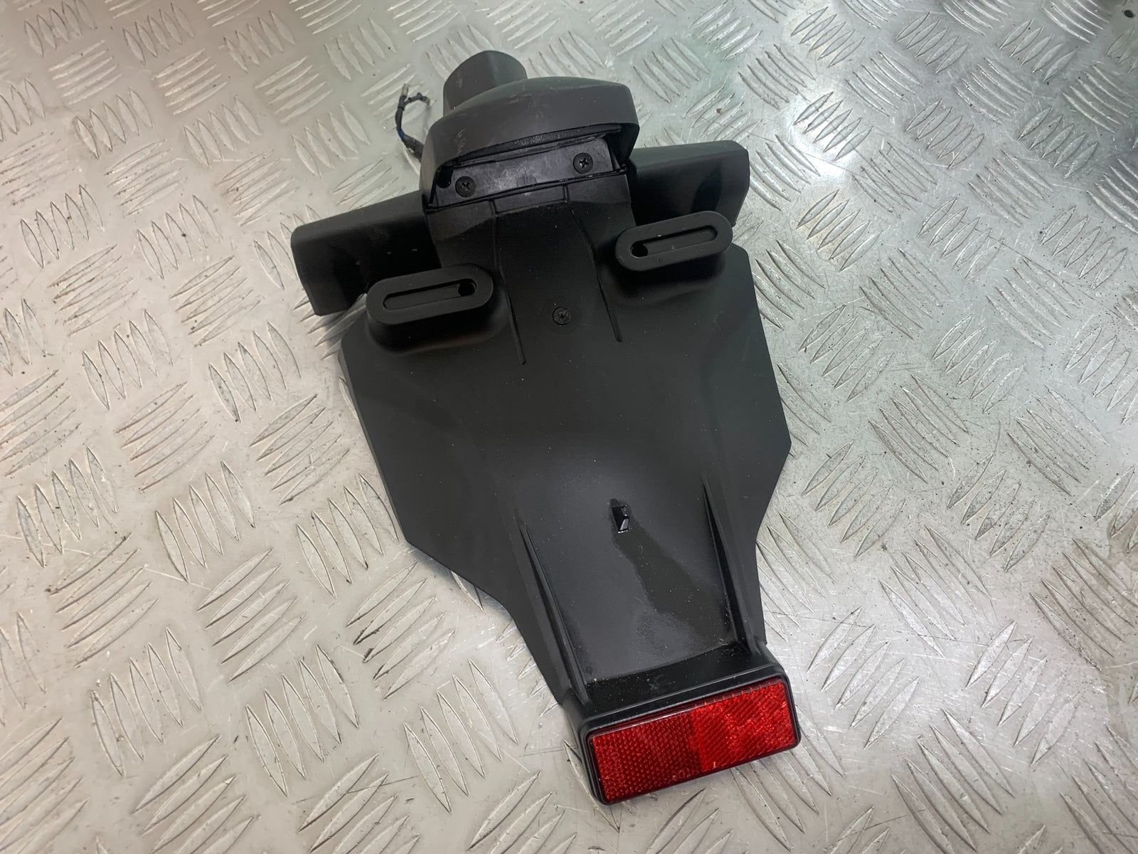 YAMAHA YZF R1 REAR MUDGUARD YEAR 2004-2006 (CMB1155)