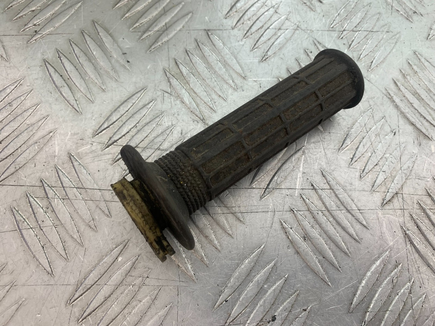 KAWASAKI GT550 GT 550 THROTTLE TWIST GRIP YEAR 1989-1994