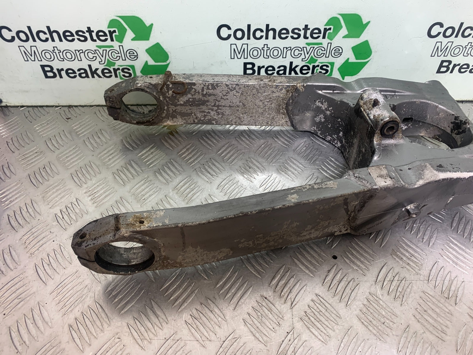 KAWASAKI ZZR1100 D SWINGARM  YEAR 1993-2001 (CMB1164)