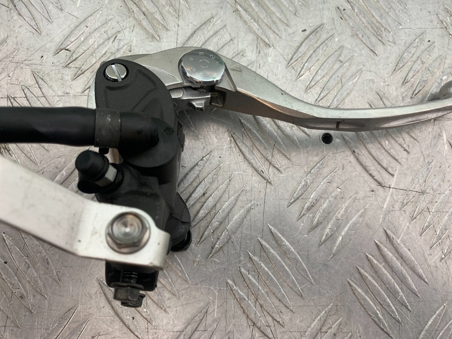 HONDA CBR1000 rr FIREBLADE FRONT MASTER CYLINDER    2012-2016 (CMB1280)