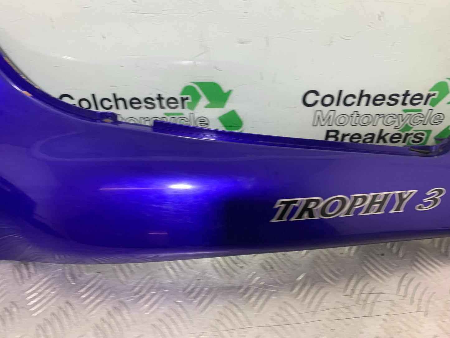 TRIUMPH TROPHY 900 LEFT SEAT PANEL   YEAR 1991-95 (CMB1251)