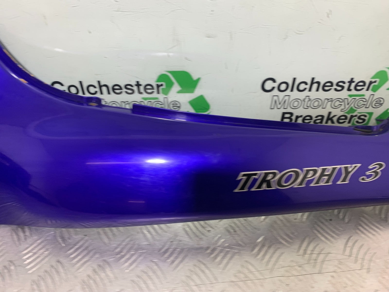 TRIUMPH TROPHY 900 LEFT SEAT PANEL   YEAR 1991-95 (CMB1251)