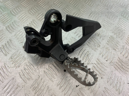 KTM 390 ADVENTURE FRONT LEFT HANGER AND PEG   YEAR 2020-24 (CMB1240)