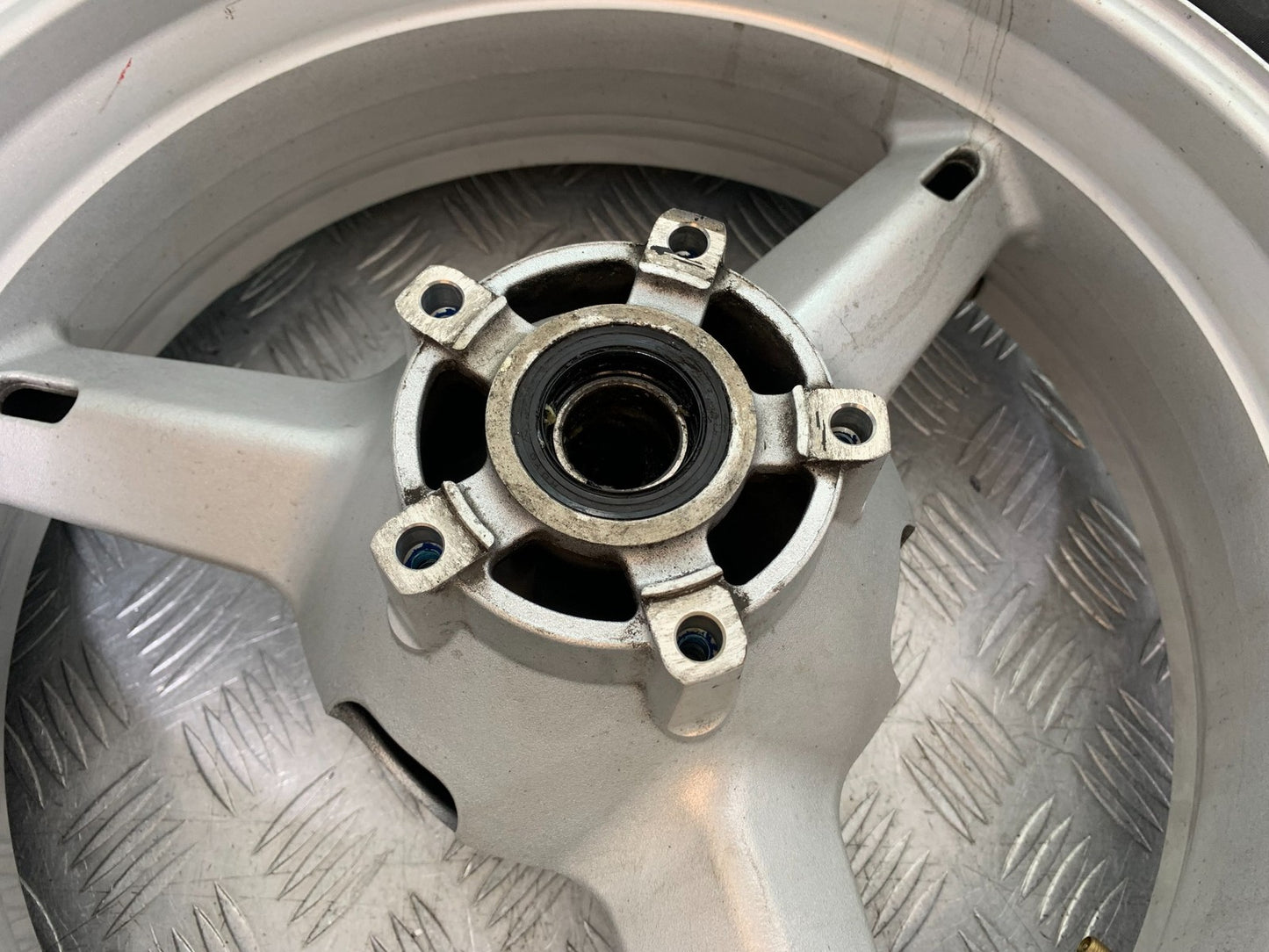 SUZUKI SV1000 SV 1000 S REAR WHEEL   YEAR 2003-2007 (CMB1293)