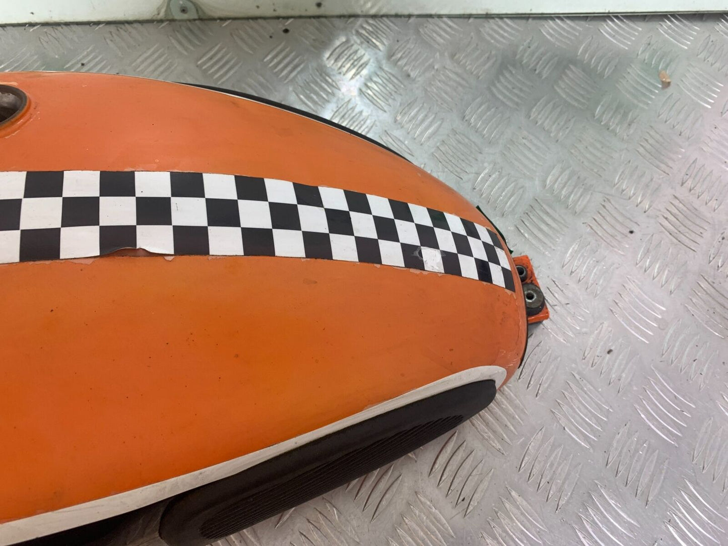 HERALD CLASSIC 125 PETROL TANK   YEAR 2014 (CMB1058)