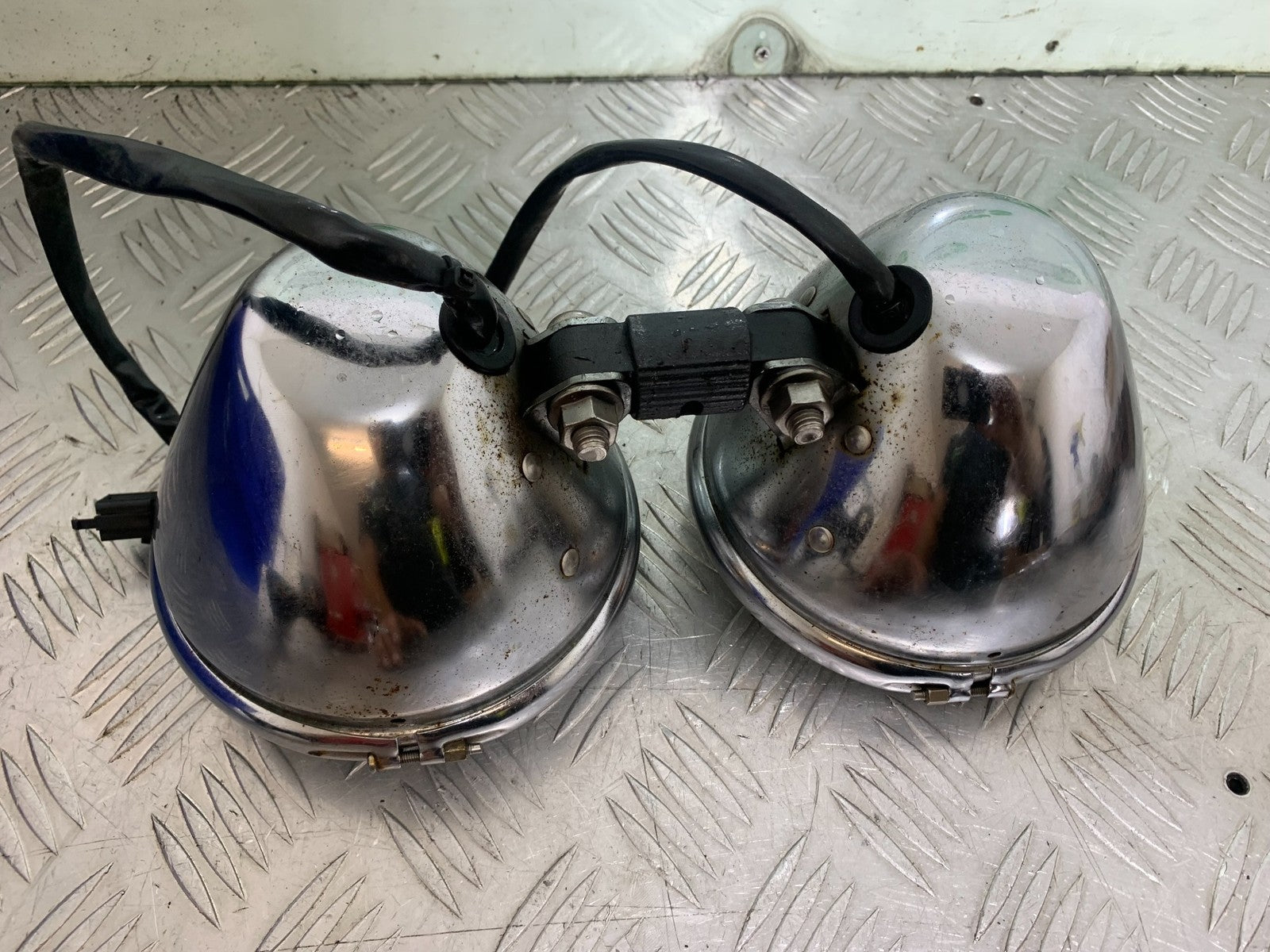 TRIUMPH SPEED TRIPLE R 1050 HEADLIGHTS  2009 (CMB1183)