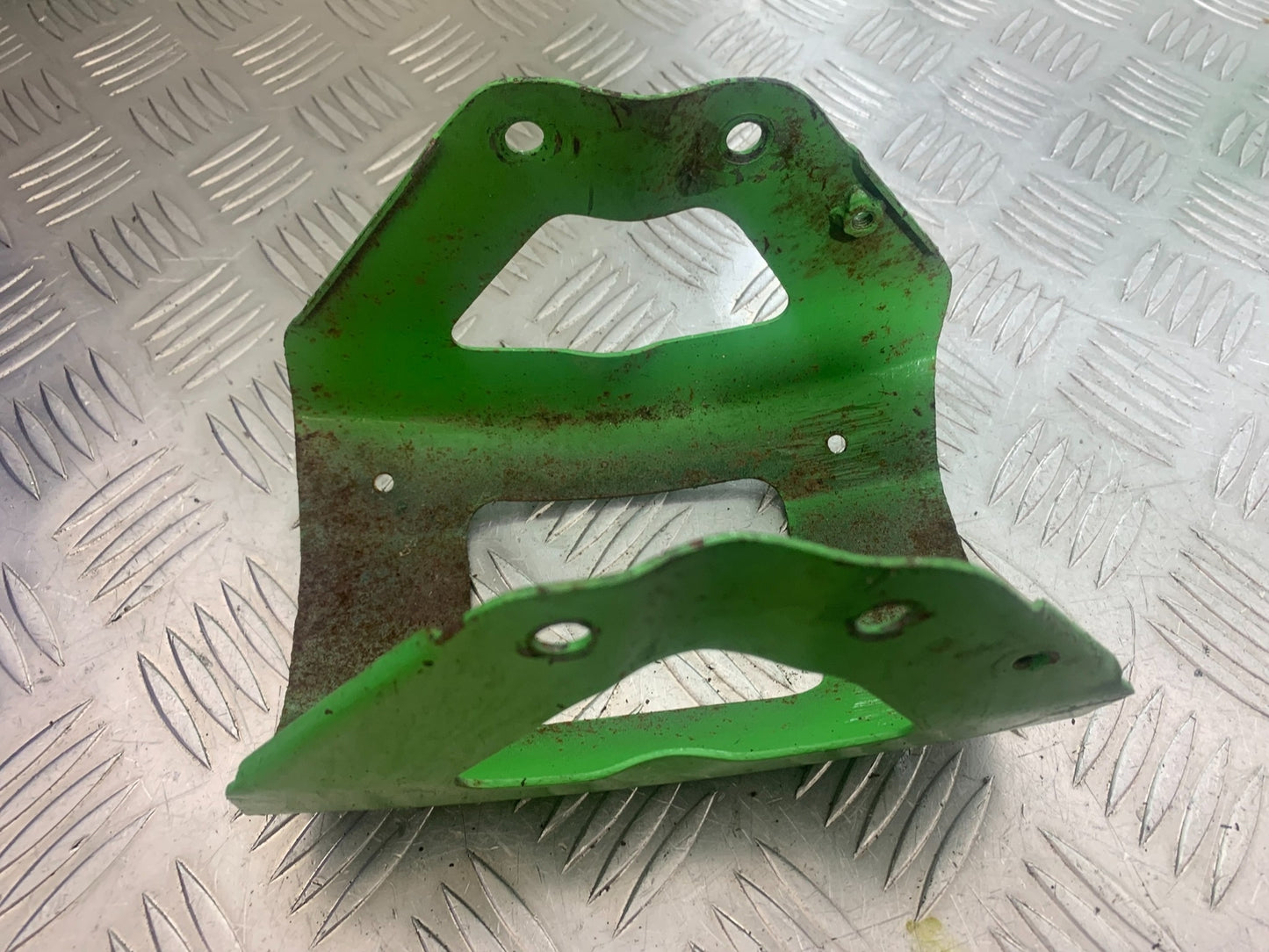 KAWASAKI GT550 GT 550 FRONT MUDGUARD BRACE  YEAR 1984-87 (CMB1141)
