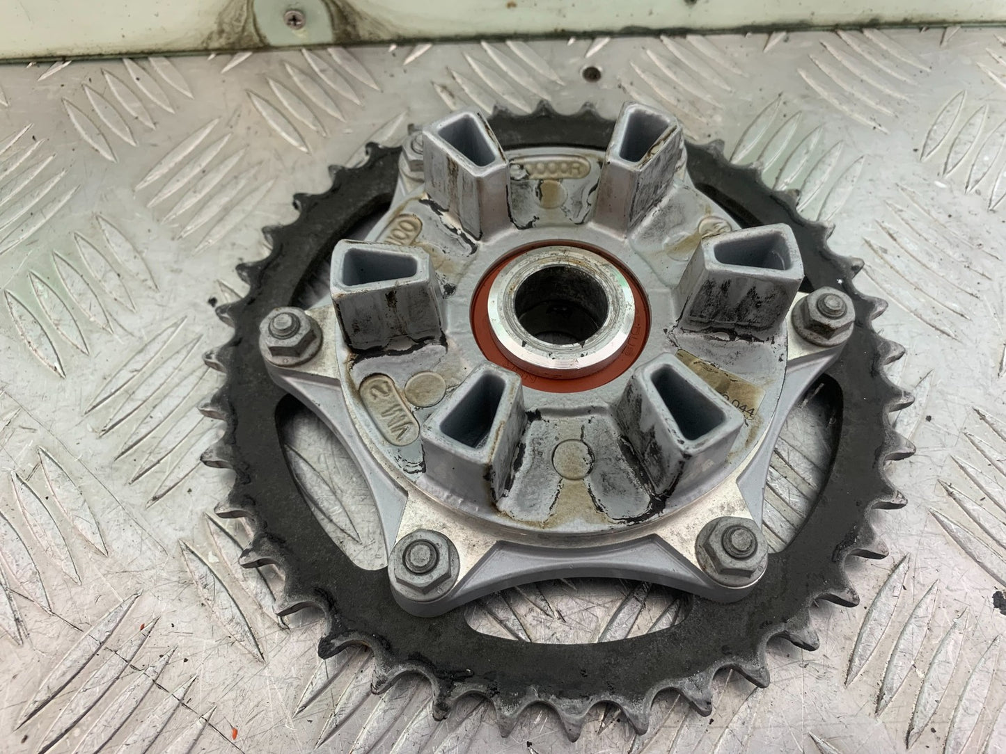 KTM 690 DUKE R LC4 REAR SPROCKET CARRIER YEAR 2012-2015  (CMB1180)