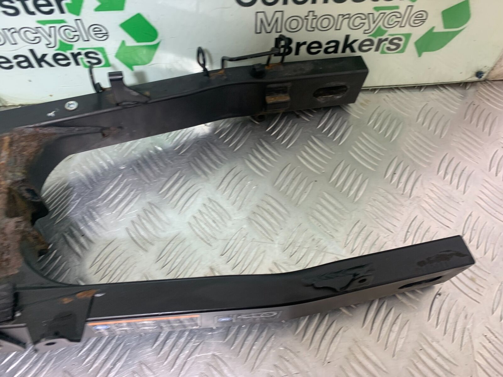 KAWASAKI Z300 ER300 SWINGARM  YEAR 2016-2018  (CMB1056)