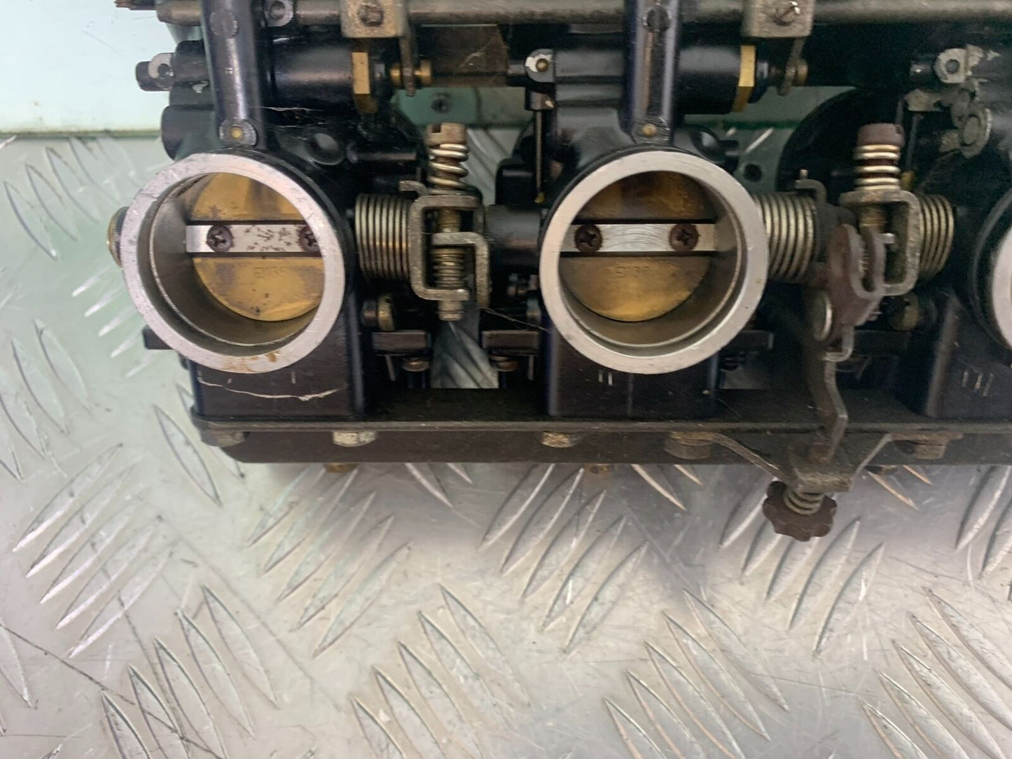 YAMAHA XS1100 MIDNIGHT SPECIAL CARBS  YEAR 1980-1982 (CMB1122)