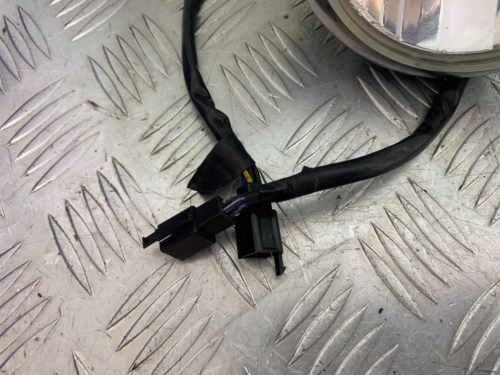 TRIUMPH SPEED TRIPLE R 1050 HEADLIGHTS  2009 (CMB1183)
