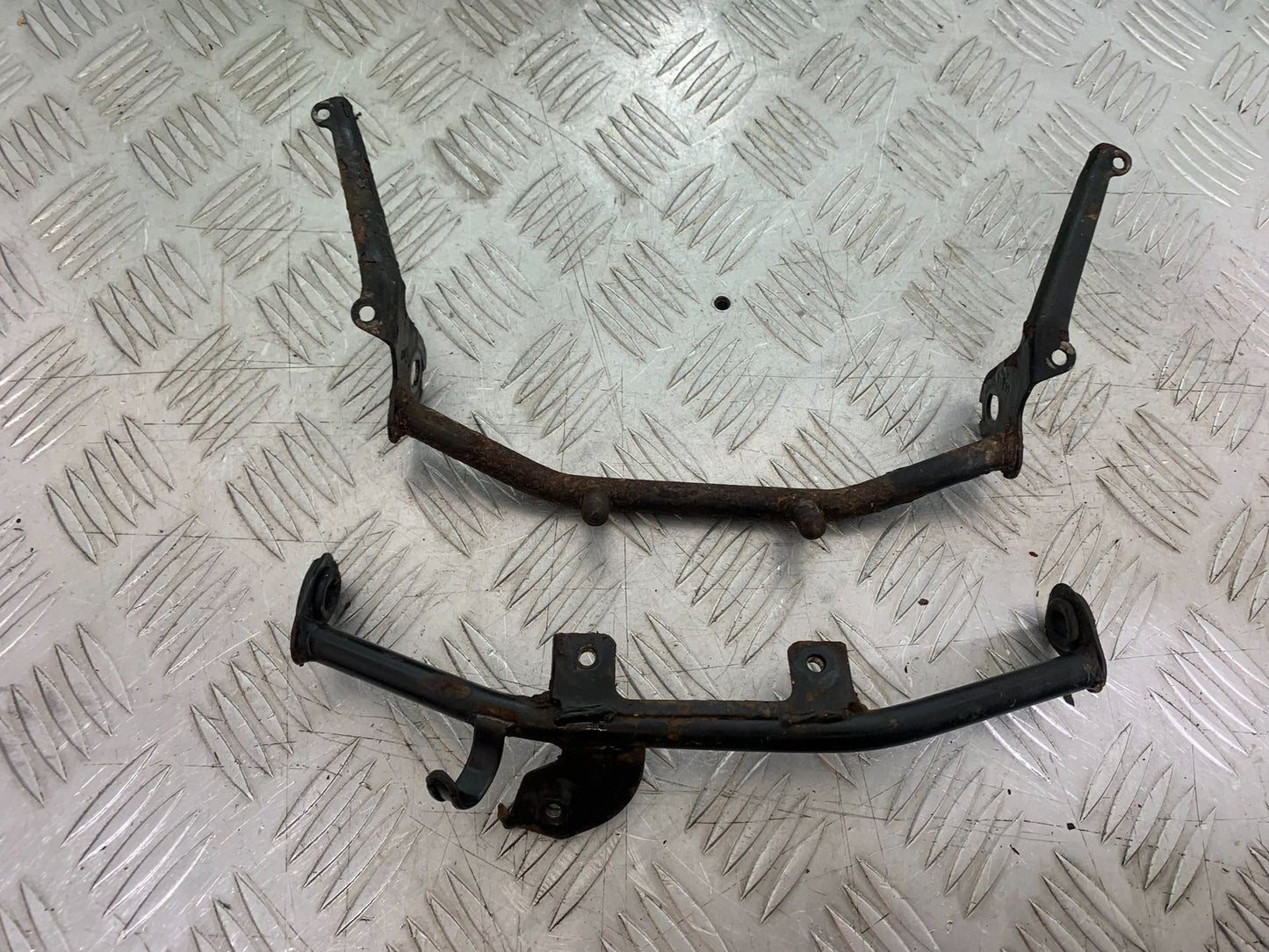 HONDA CBF125 CBF 125 2 X BRACKETS YEAR 2009-14 (CMB1182)