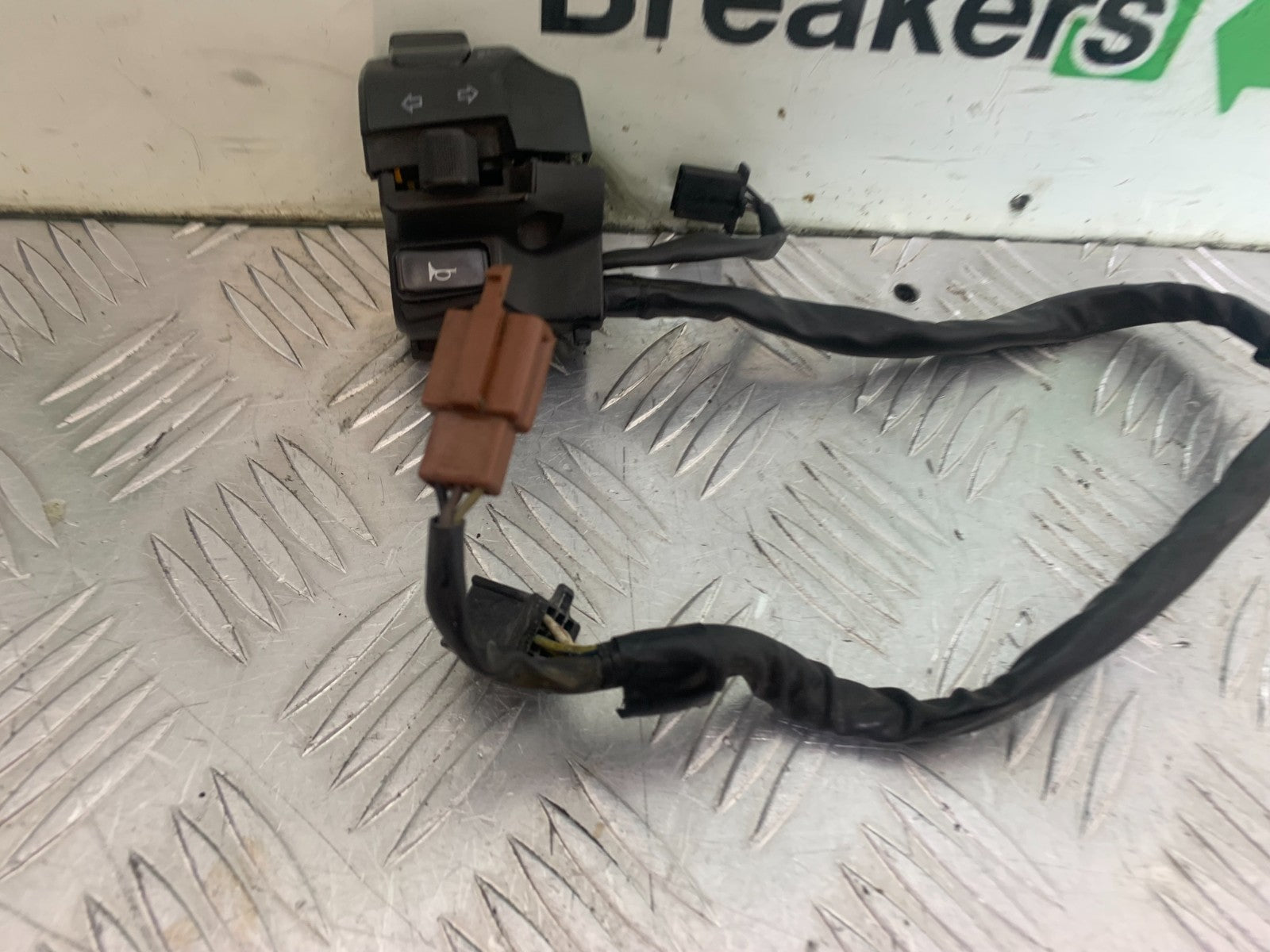 ROYAL ENFIELD HIMALAYAN 411 LEFT SWITCH GEAR  YEAR 2018-2023 (CMB1322)