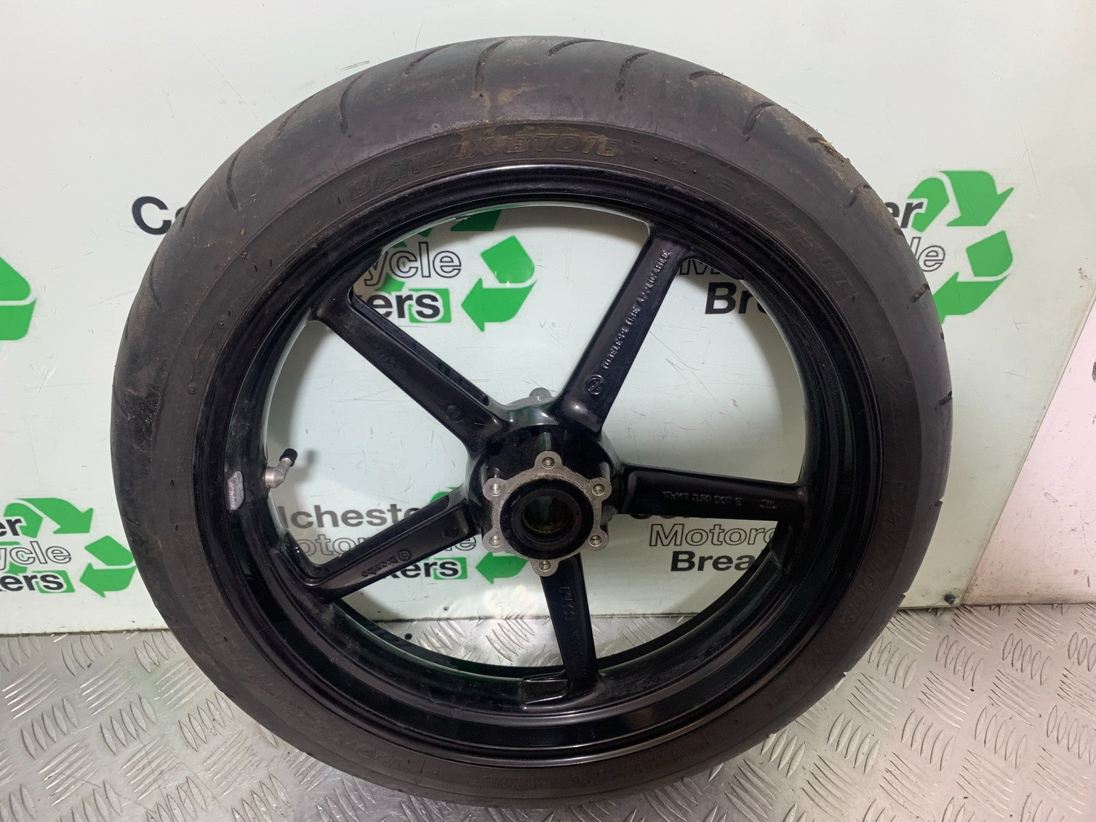 KTM 990 SUPER DUKE FRONT WHEEL YEAR 2007-2011  (CMB1207)