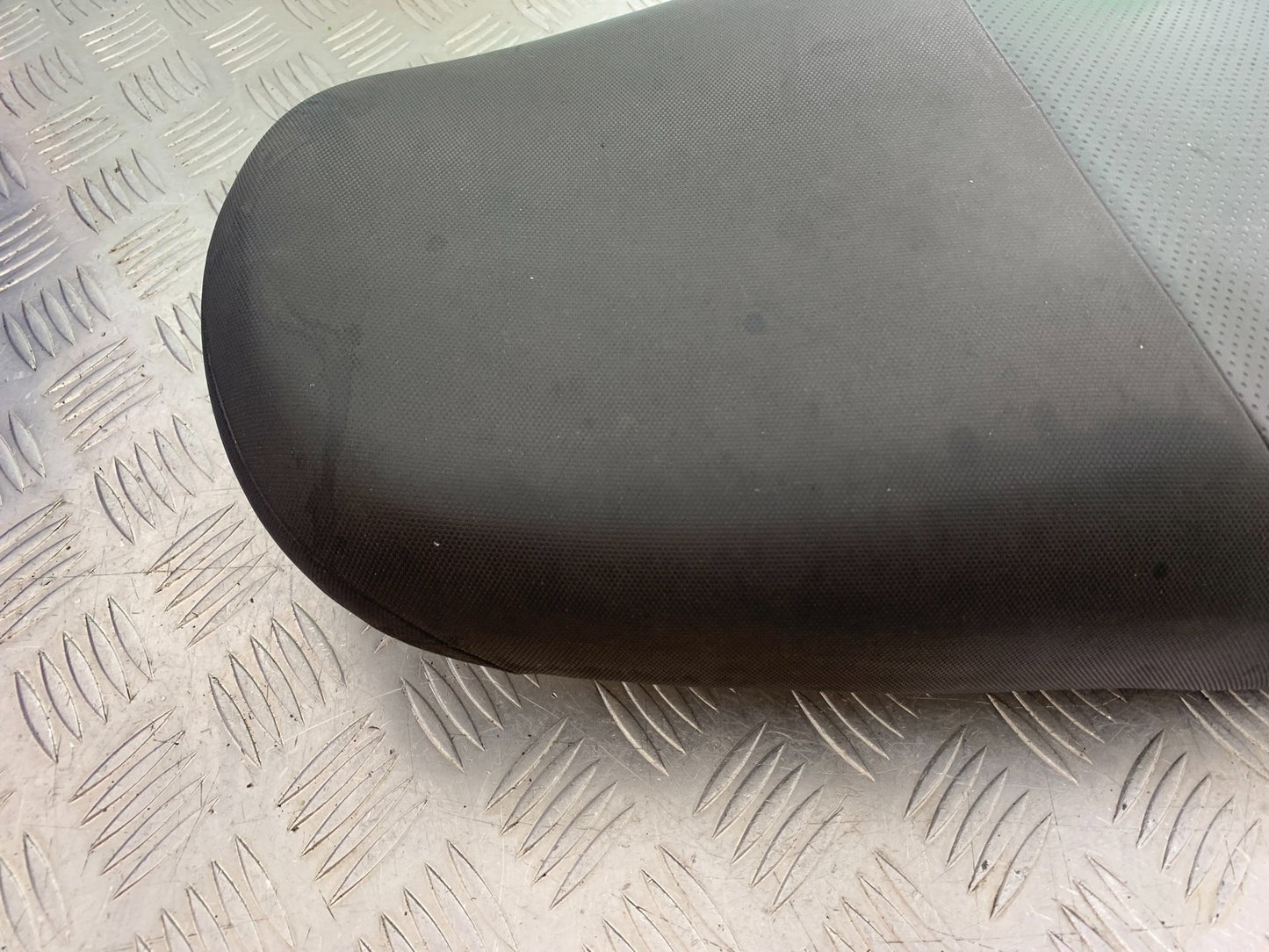 SUZUKI GSF1200 GSF 1200 BANDIT SEAT YEAR 2001-2004 (CMB1188)