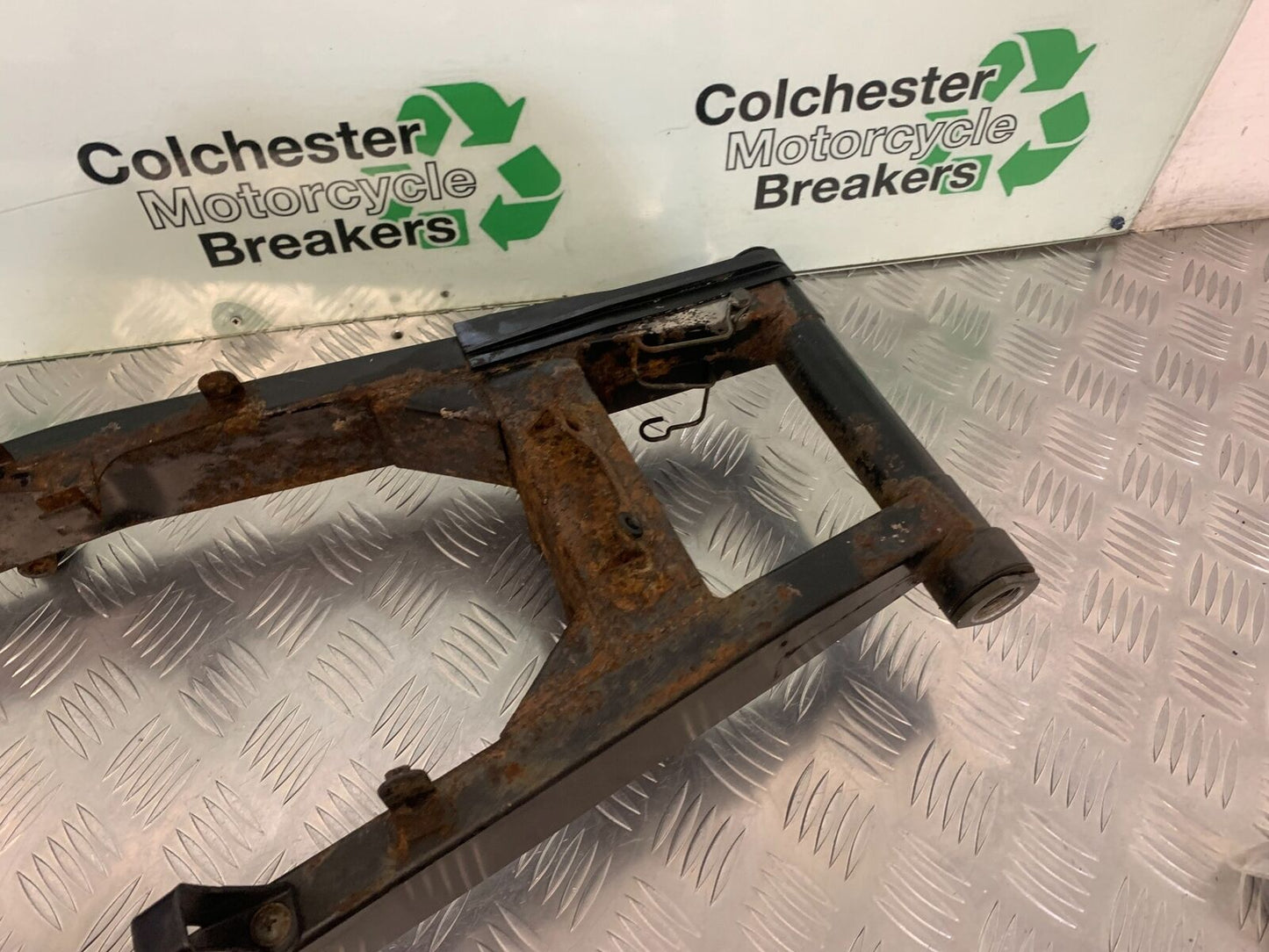 KAWASAKI Z750 Z 750 SWINGARM  YEAR 2004-2006  (STOCK 963)