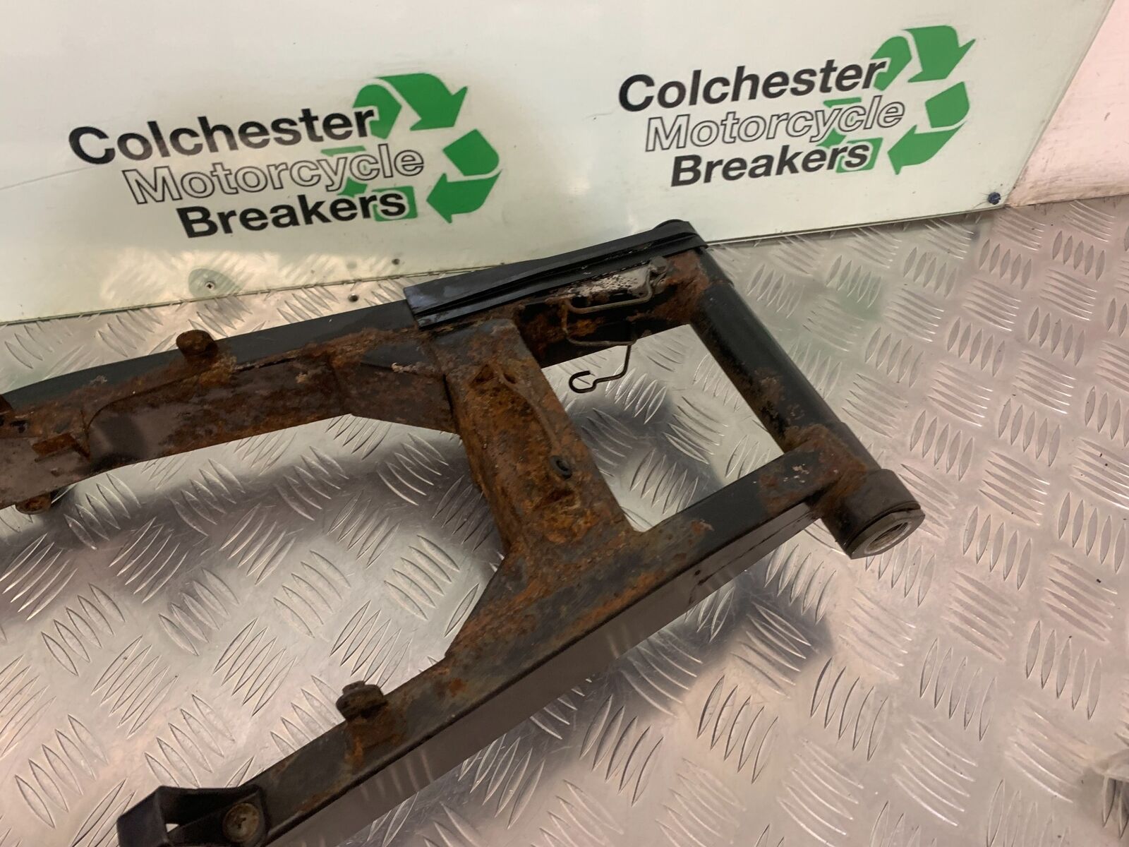 KAWASAKI Z750 Z 750 SWINGARM  YEAR 2004-2006  (STOCK 963)