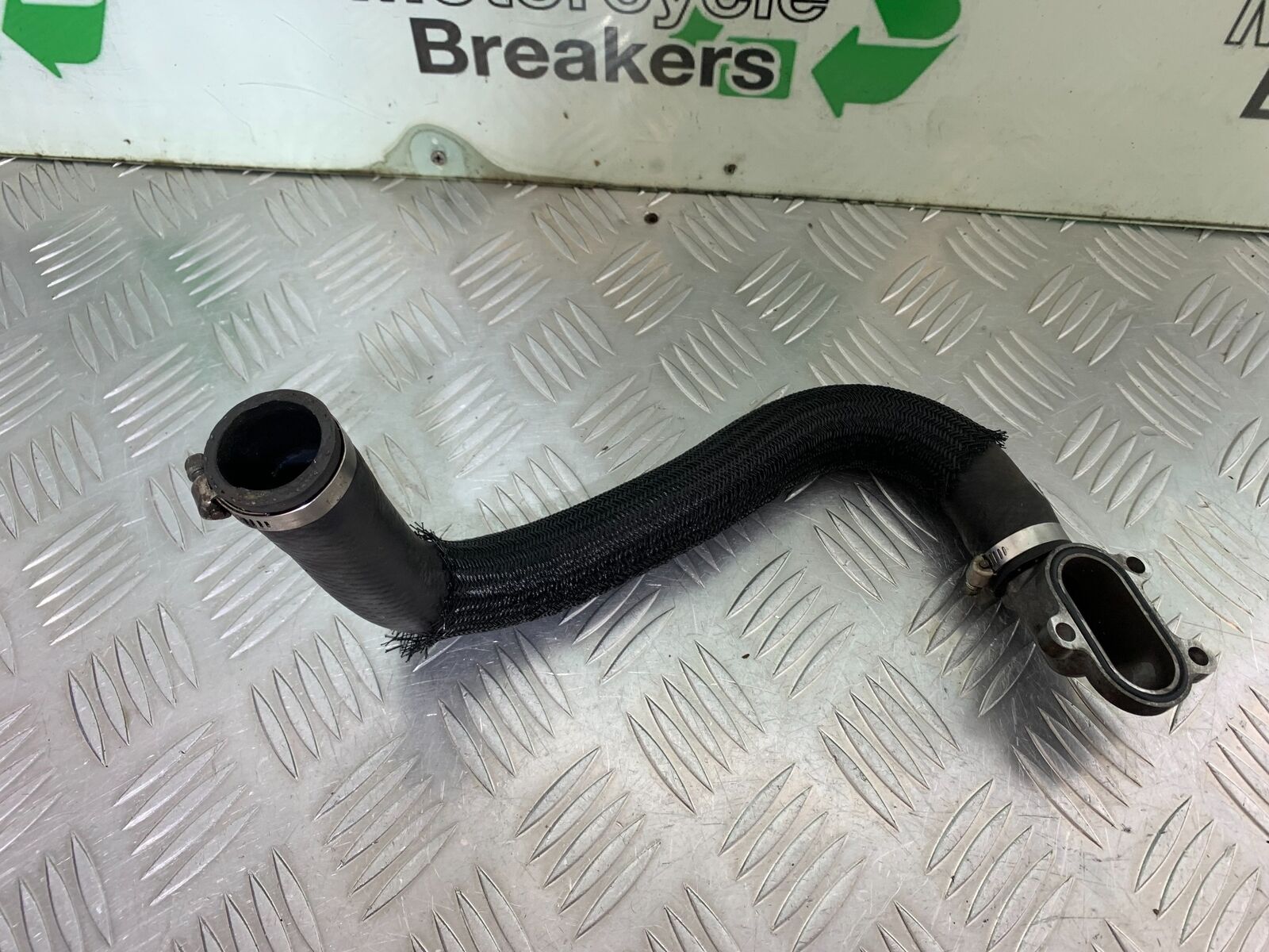 SUZUKI GSXR1000 GSXR 1000 WATER PIPE   2009-2016 (CMB1049)