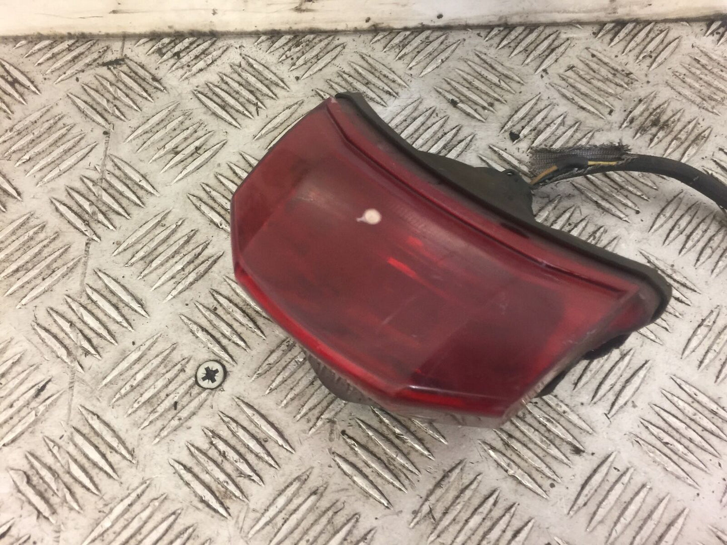 YAMAHA FZ6 REAR LIGHT  YEAR 2005 (STOCK 473)