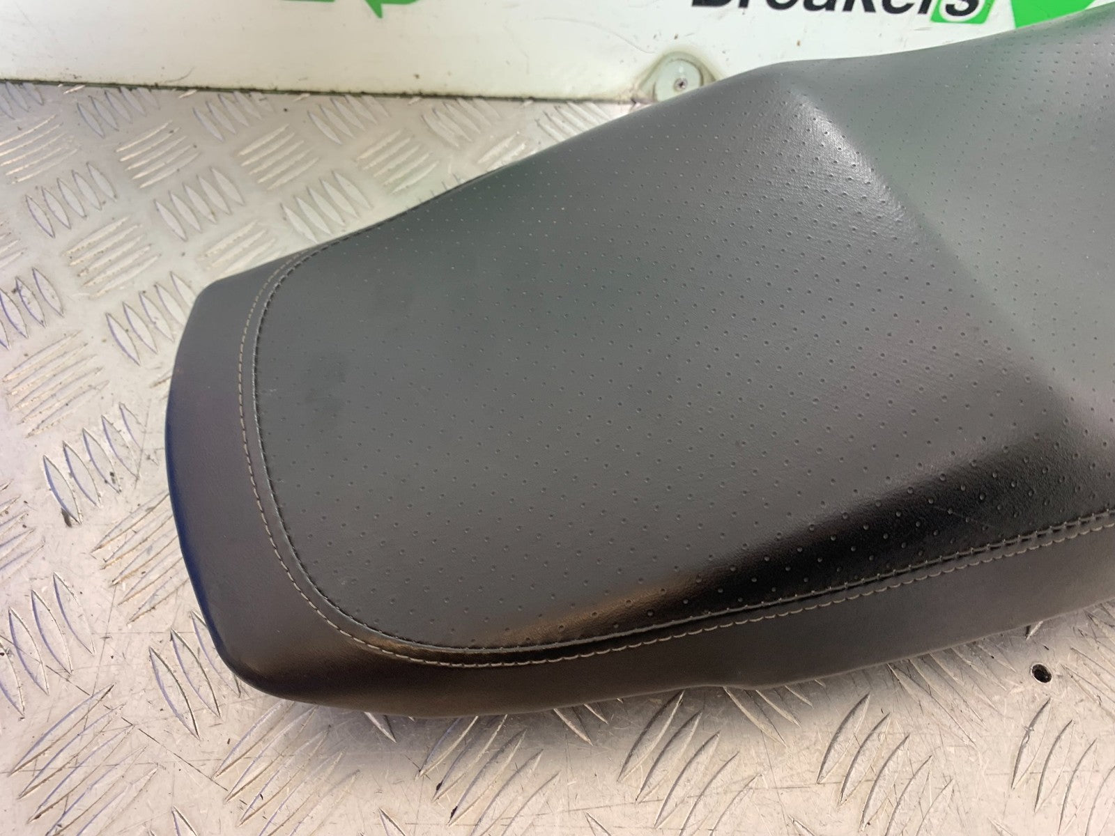 YAMAHA YBR125 YBR 125 SEAT  YEAR 2010-2017 (CMB1252)