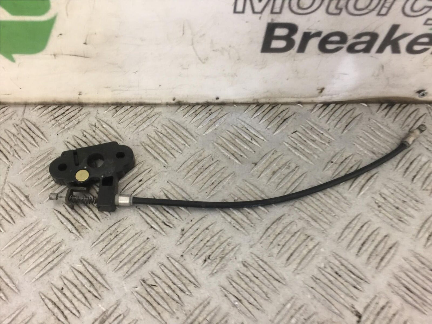 KAWASAKI ZX6R ZX6 J SEAT CATCH AND CABLE YEAR 2000  (STOCK 456)