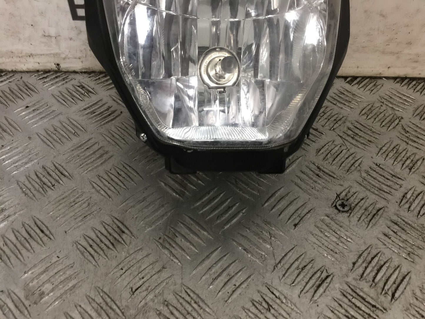 YAMAHA MT03 HEADLIGHT  YEAR 2018  (STOCK 801)