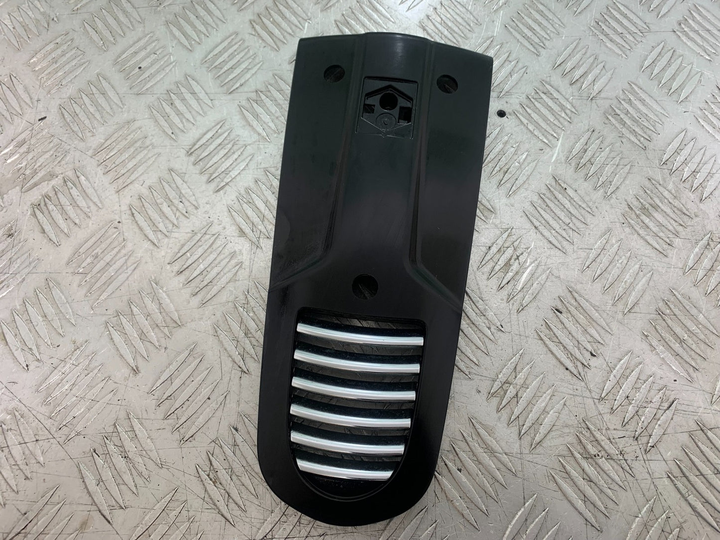 PIAGGIO VESPA GTS 125 FRONT INFILL GRILL YEAR 2009-14  (CMB1261)