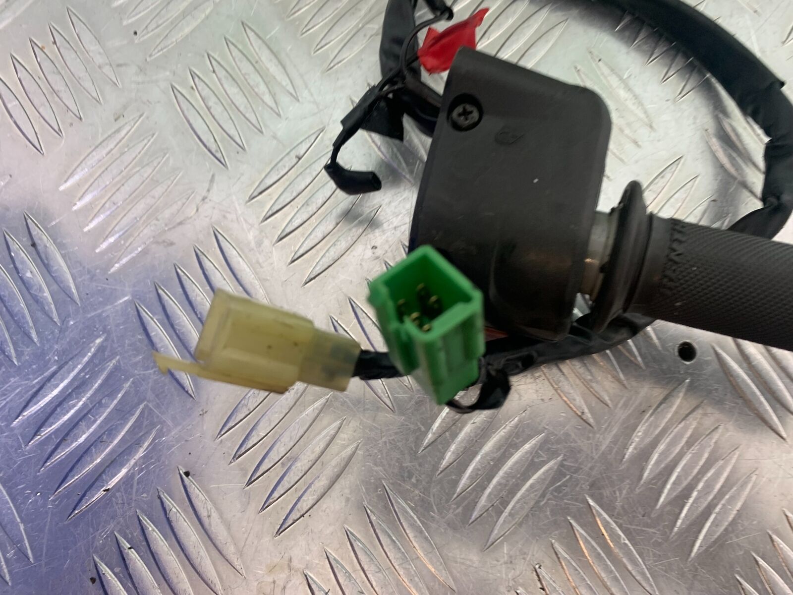KAWASAKI ZZR1200 ZZR 1200 RIGHT SWITCH GEAR YEAR 2002-05 (STOCK 993)