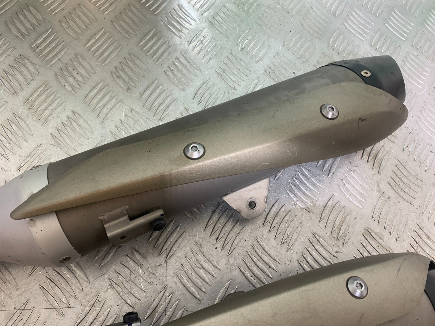 YAMAHA YZF R1 SILENCERS YEAR 2004-2006 (CMB1155)