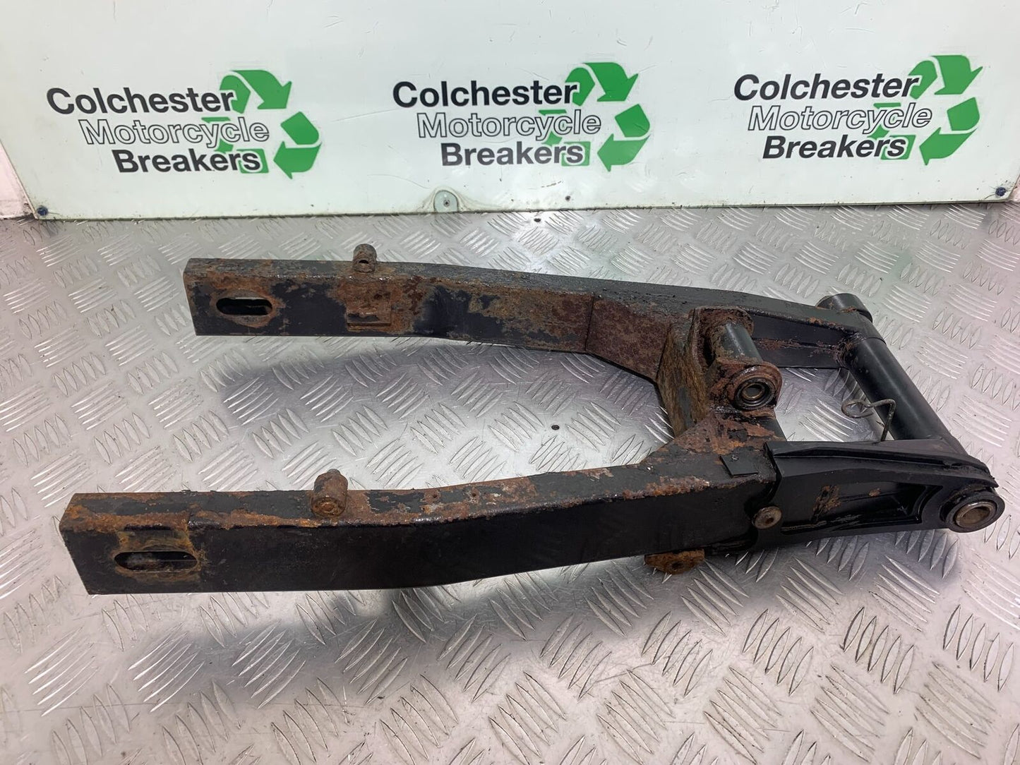 KAWASAKI Z750 Z 750 SWINGARM  YEAR 2004-2006  (CMB1104)