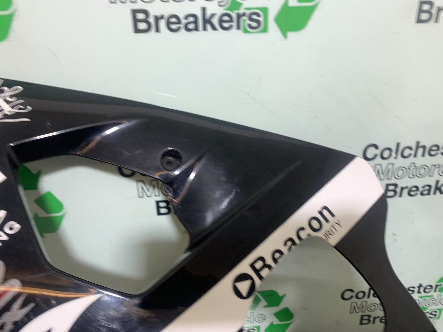 SUZUKI GSXR750 GSXR 750 K4 K5 LEFT FAIRING  2004-2005 (CMB1319)